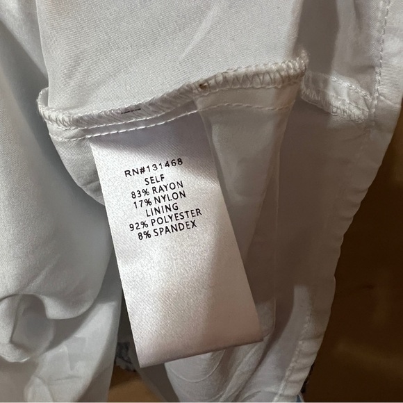 Avara | NWT Peyton Dress Balloon Sleeve High Neck Chinoiserie Floral Size L - Picture 14 of 15